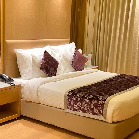 Nirvana Luxury Hotel L Ludhiana Buitenkant foto