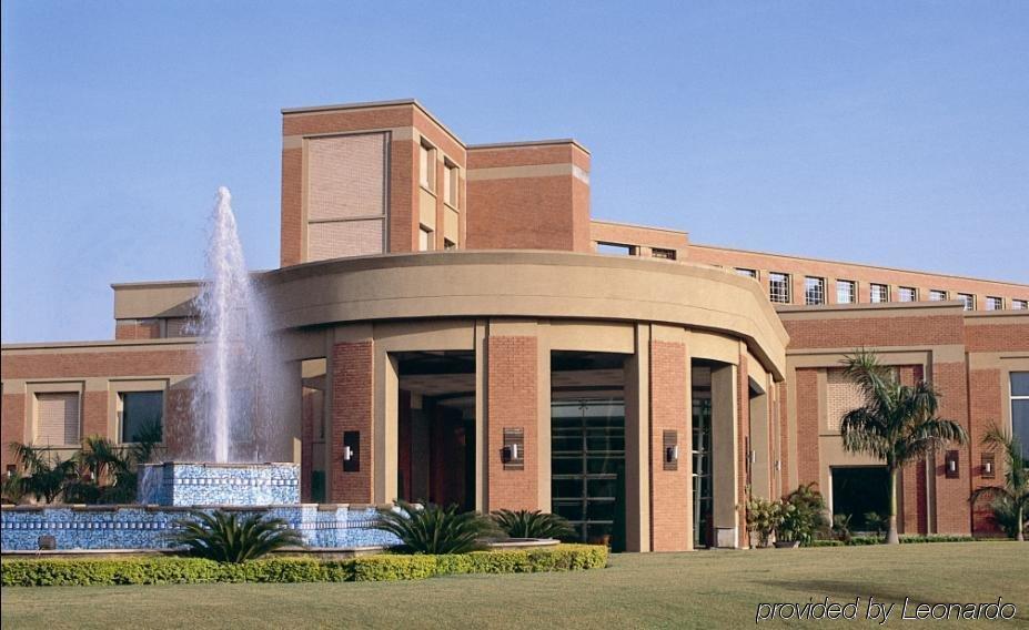 Nirvana Luxury Hotel L Ludhiana Buitenkant foto