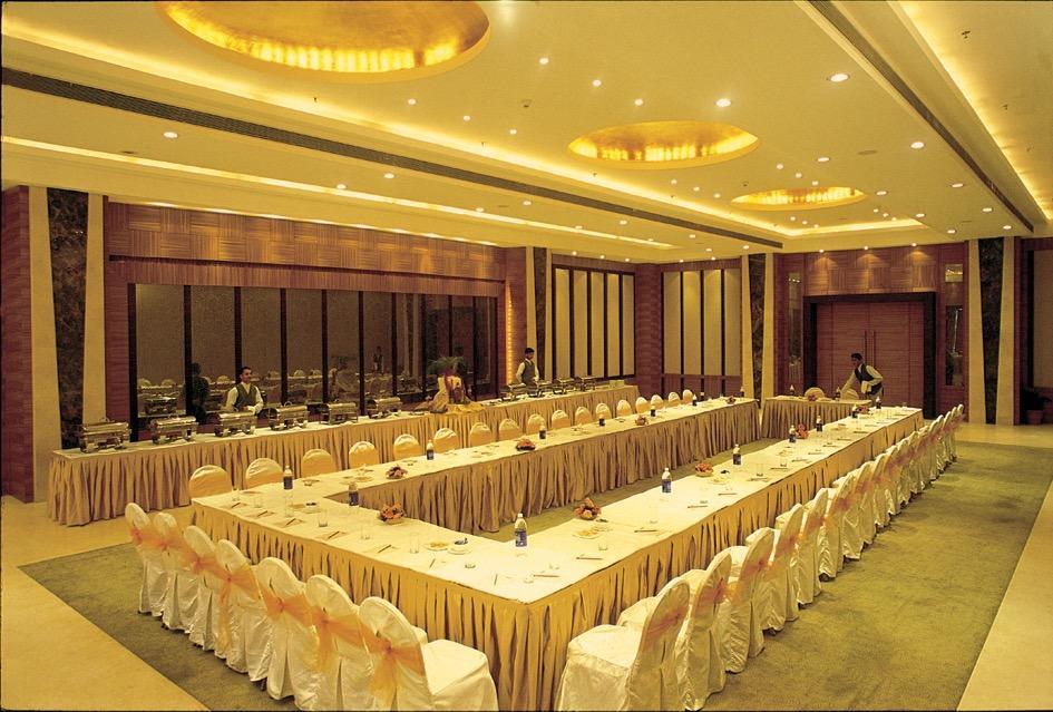 Nirvana Luxury Hotel L Ludhiana Buitenkant foto