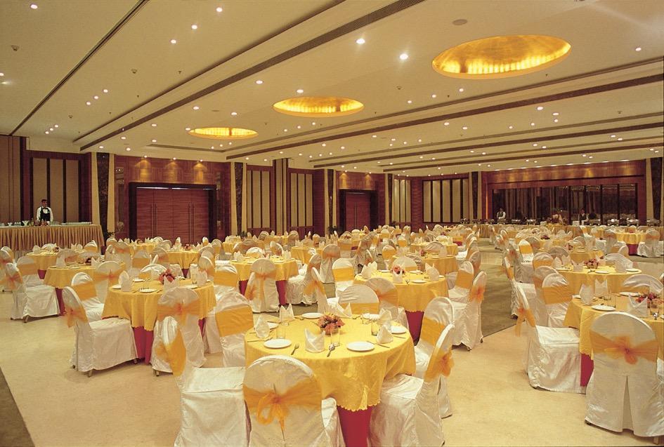 Nirvana Luxury Hotel L Ludhiana Buitenkant foto