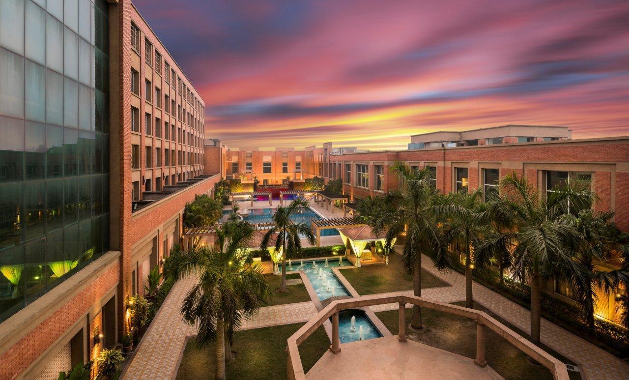 Nirvana Luxury Hotel L Ludhiana Buitenkant foto