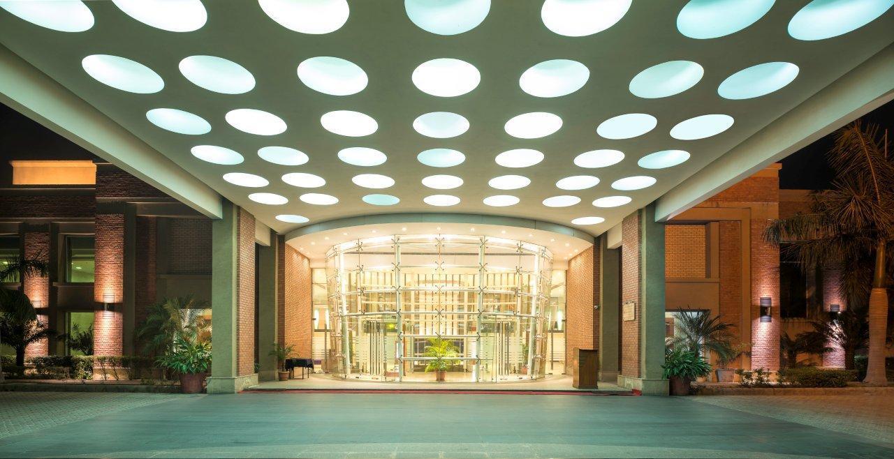 Nirvana Luxury Hotel L Ludhiana Buitenkant foto
