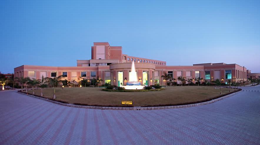 Nirvana Luxury Hotel L Ludhiana Buitenkant foto